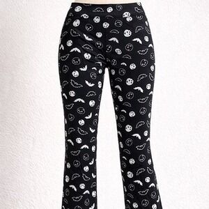 Serra Halloween Print Leggings – Bats & Skulls – Size Large